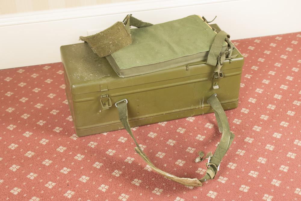 Oberwerk 25/40x100 Long-Range Observation Binoculars with Tripod and Case