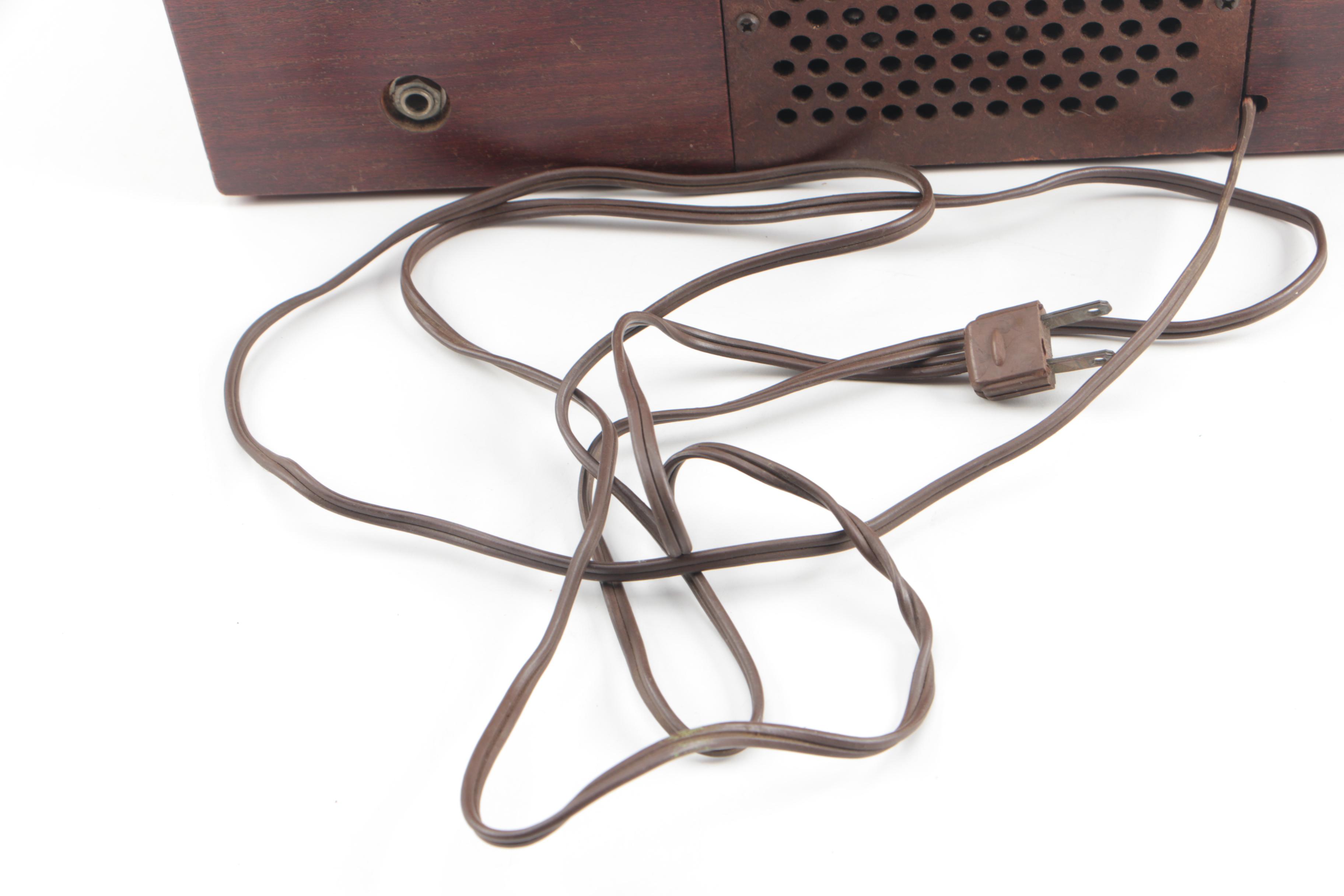 Vintage Columbia 360 Mahogany Three-Speed Mono Phonograph