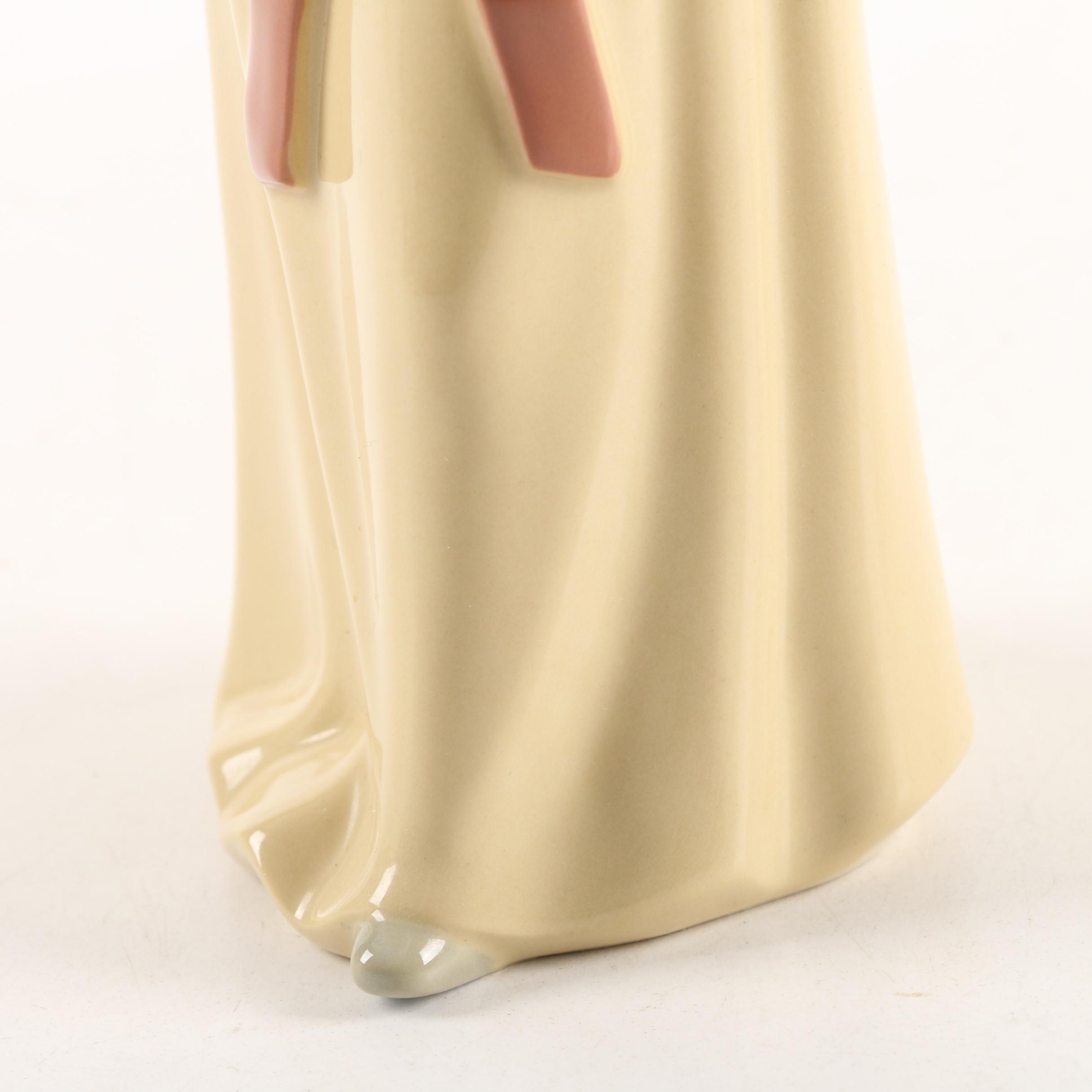 Lladró "Naughty Girl with Straw Hat" Porcelain Figurine