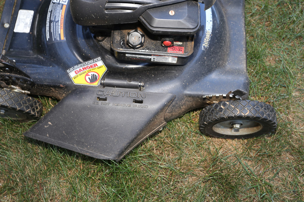 Murray Select 22" Gas Lawnmower with Chainsaws and Scotts Spreader