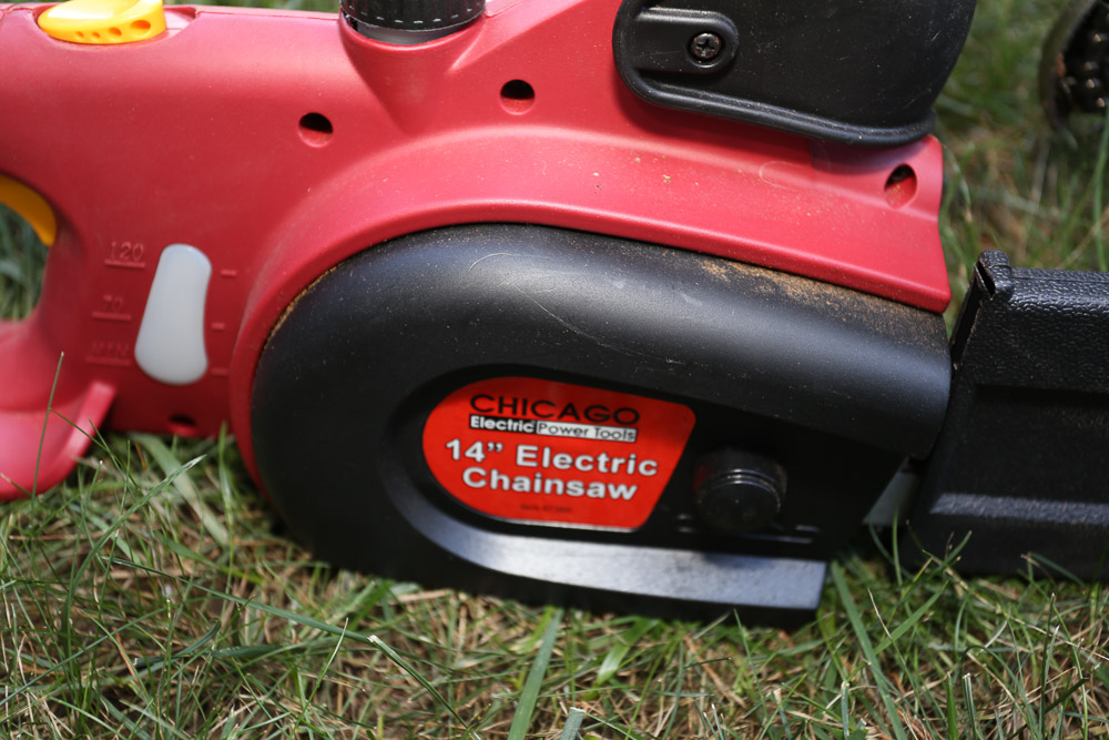 Murray Select 22" Gas Lawnmower with Chainsaws and Scotts Spreader