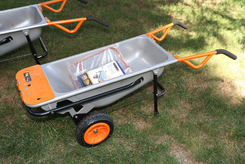 Worx Aerocart 8-in-1 Wheelbarrows/Yard Carts/Dollys