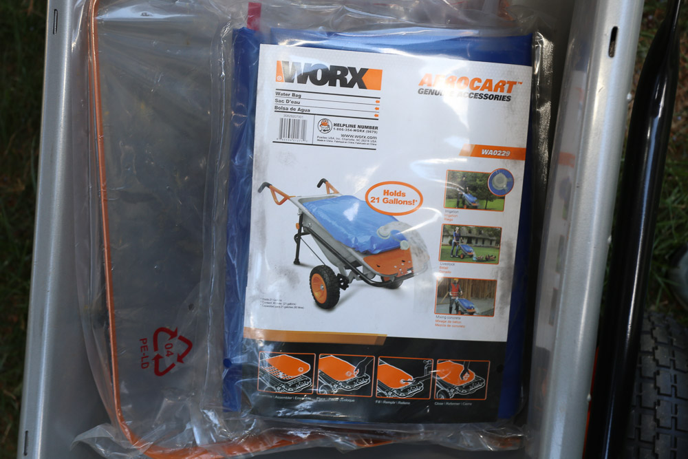 Worx Aerocart 8-in-1 Wheelbarrows/Yard Carts/Dollys