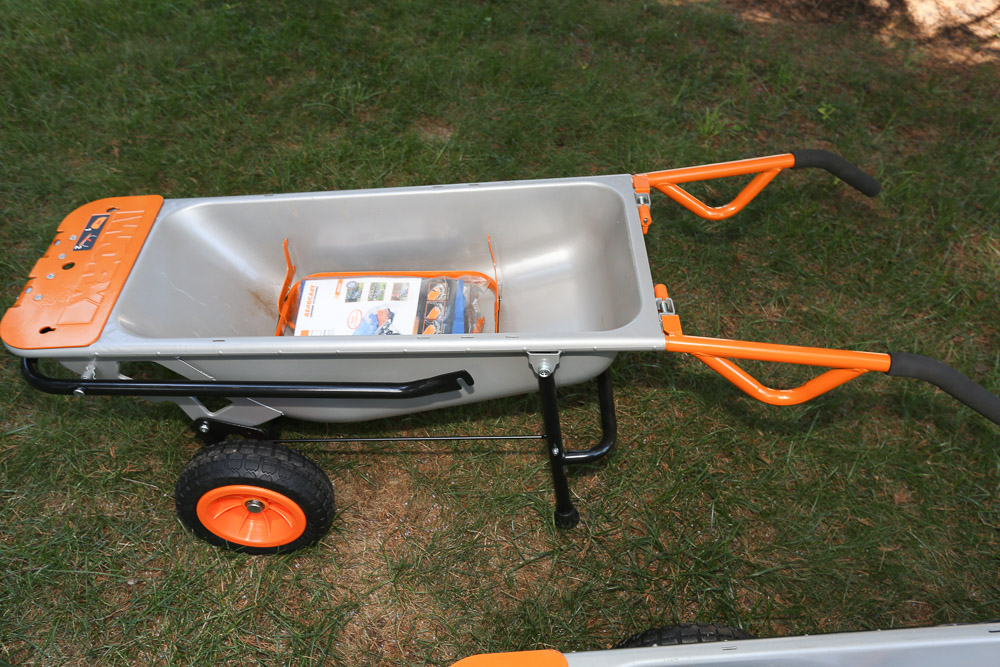 Worx Aerocart 8-in-1 Wheelbarrows/Yard Carts/Dollys