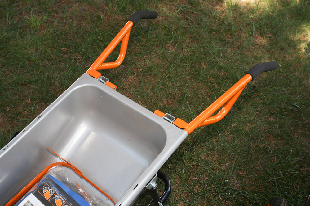 Worx Aerocart 8-in-1 Wheelbarrows/Yard Carts/Dollys