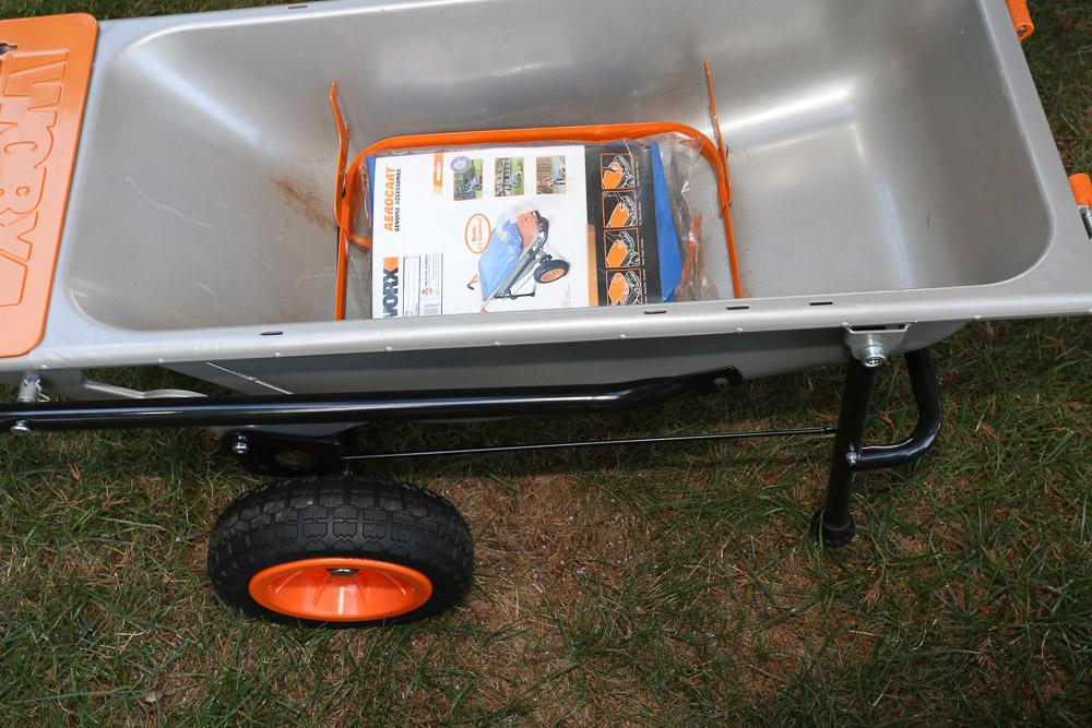 Worx Aerocart 8-in-1 Wheelbarrows/Yard Carts/Dollys