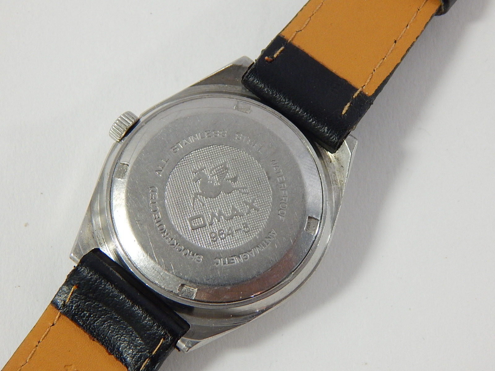 Omax 17 Jewel Shockprotected Wristwath with Swiss Movement