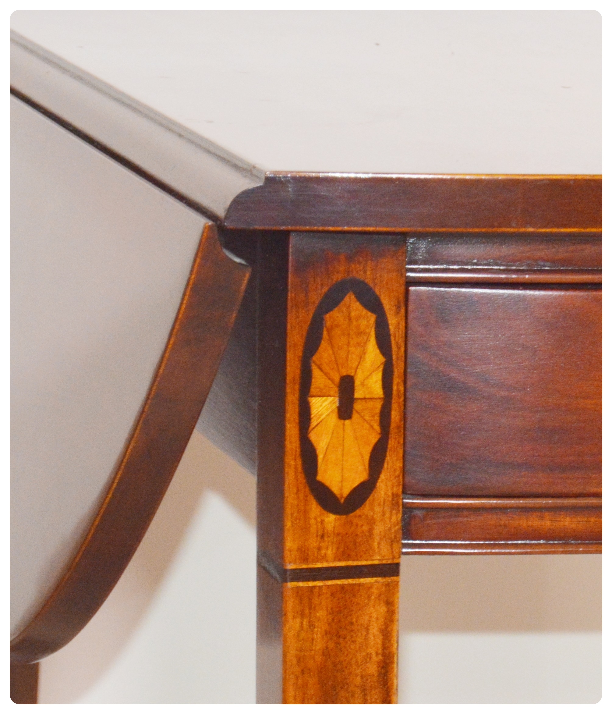 Hickory Chair Co. "James River Plantation Collection" Pembroke Side Table