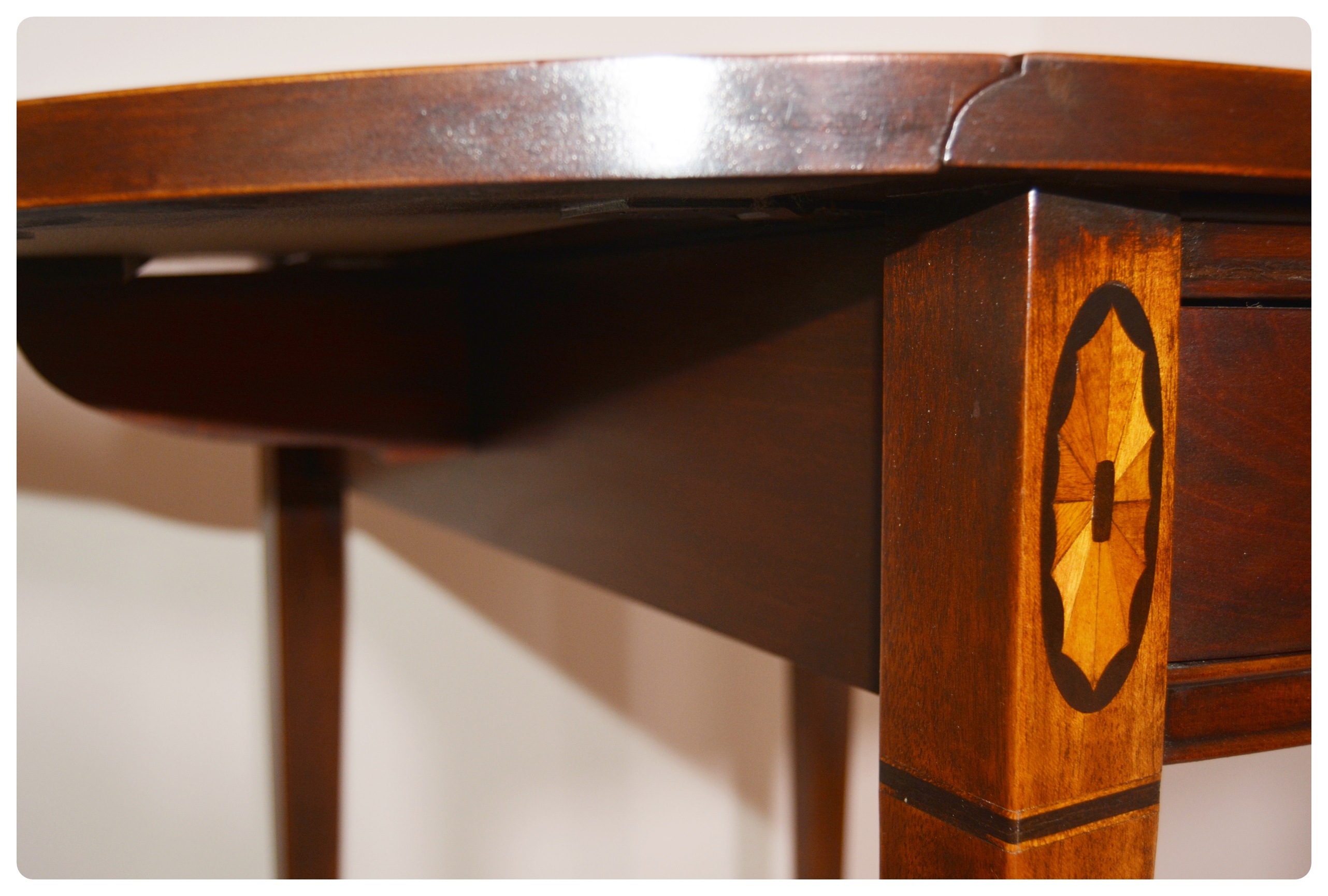 Hickory Chair Co. "James River Plantation Collection" Pembroke Side Table
