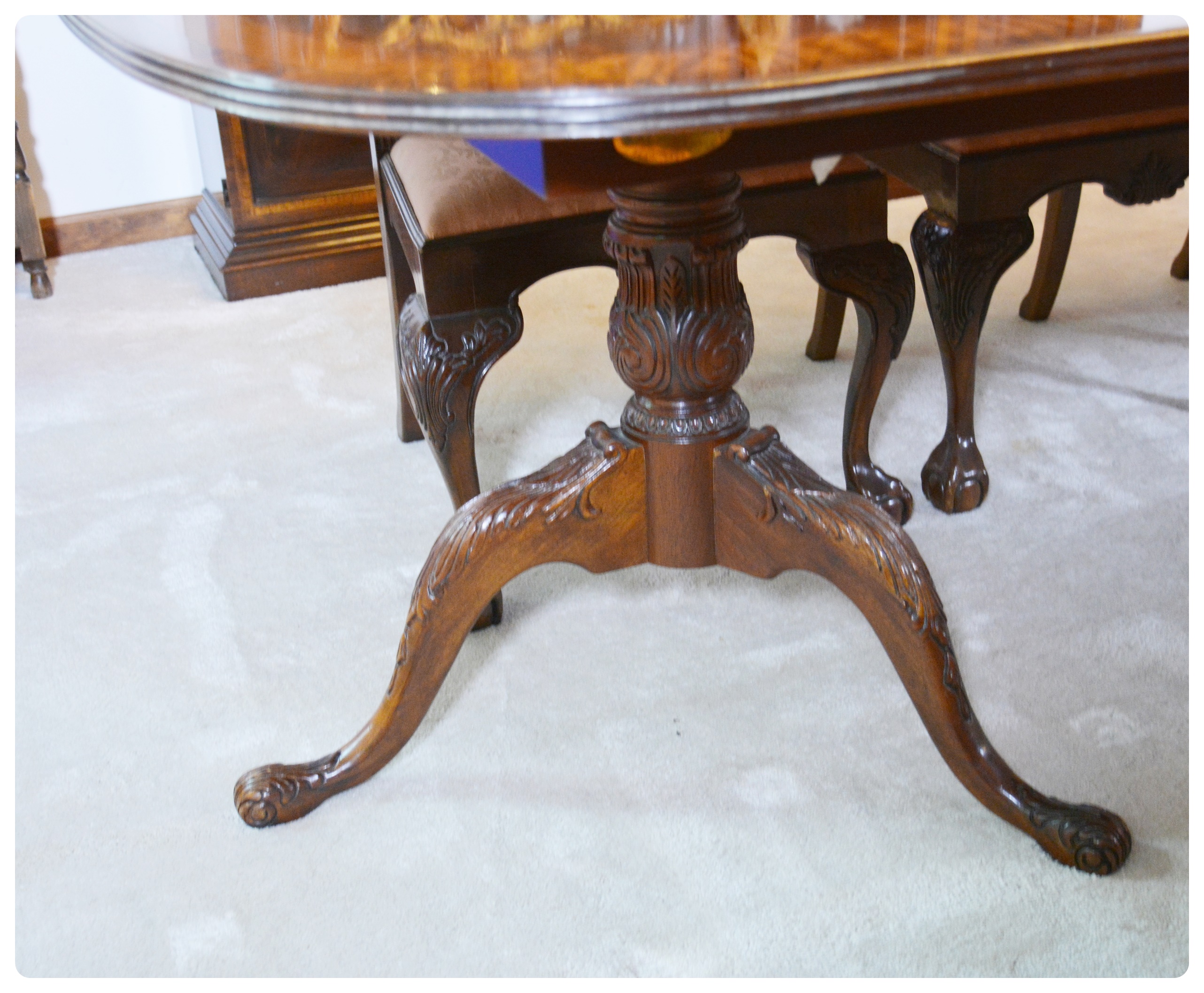 Drexel-Heritage "Heirloom" Collection Chippendale Style Dining Table and Chairs