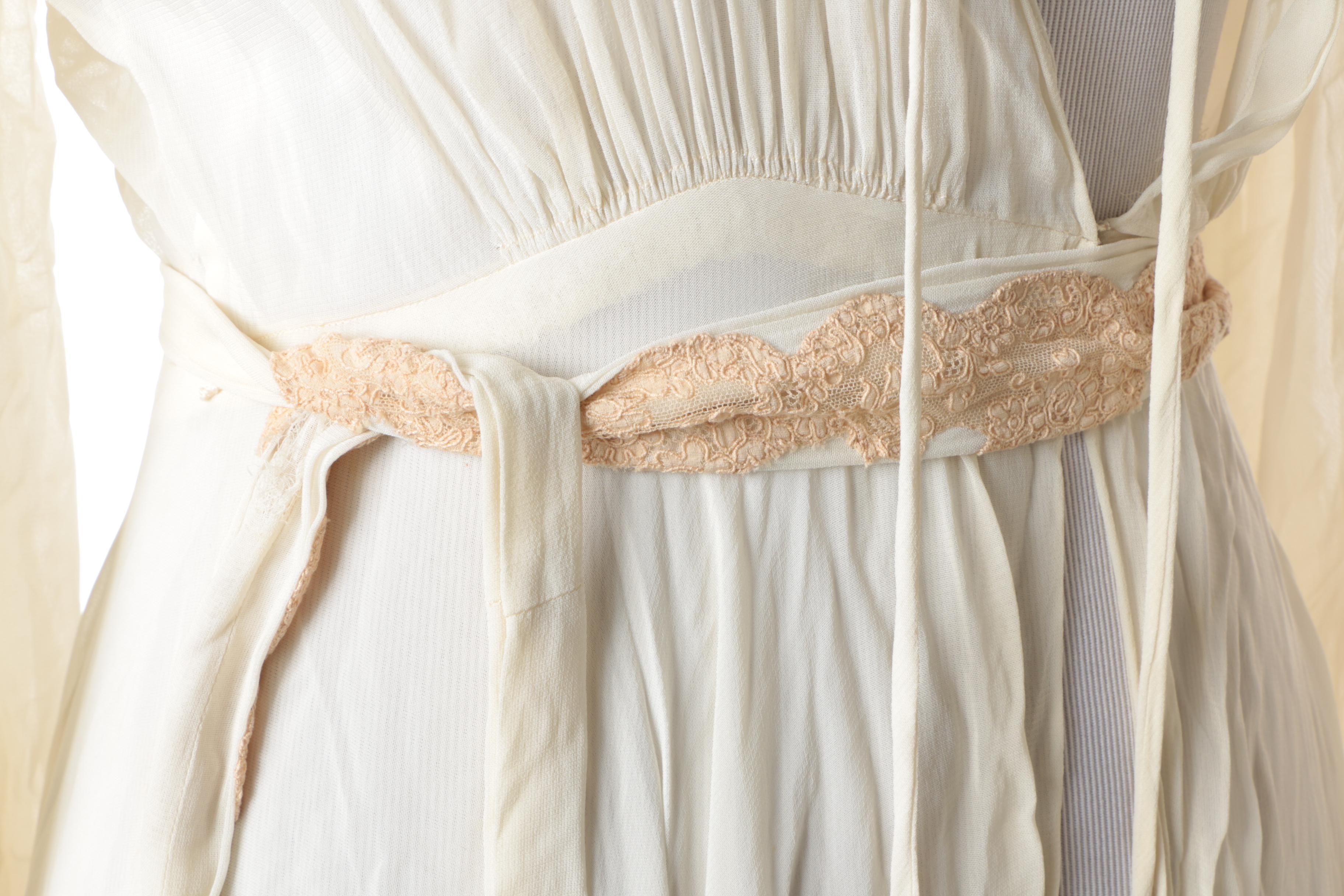 Women's Vintage Sleepwear Including Alixe Chicago