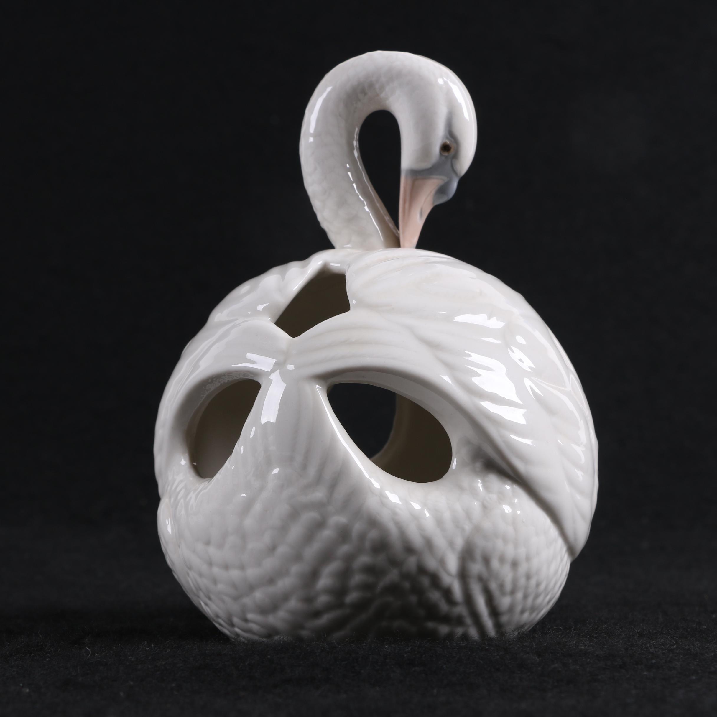 Vintage Lladró "Swan" Porcelain Figurine