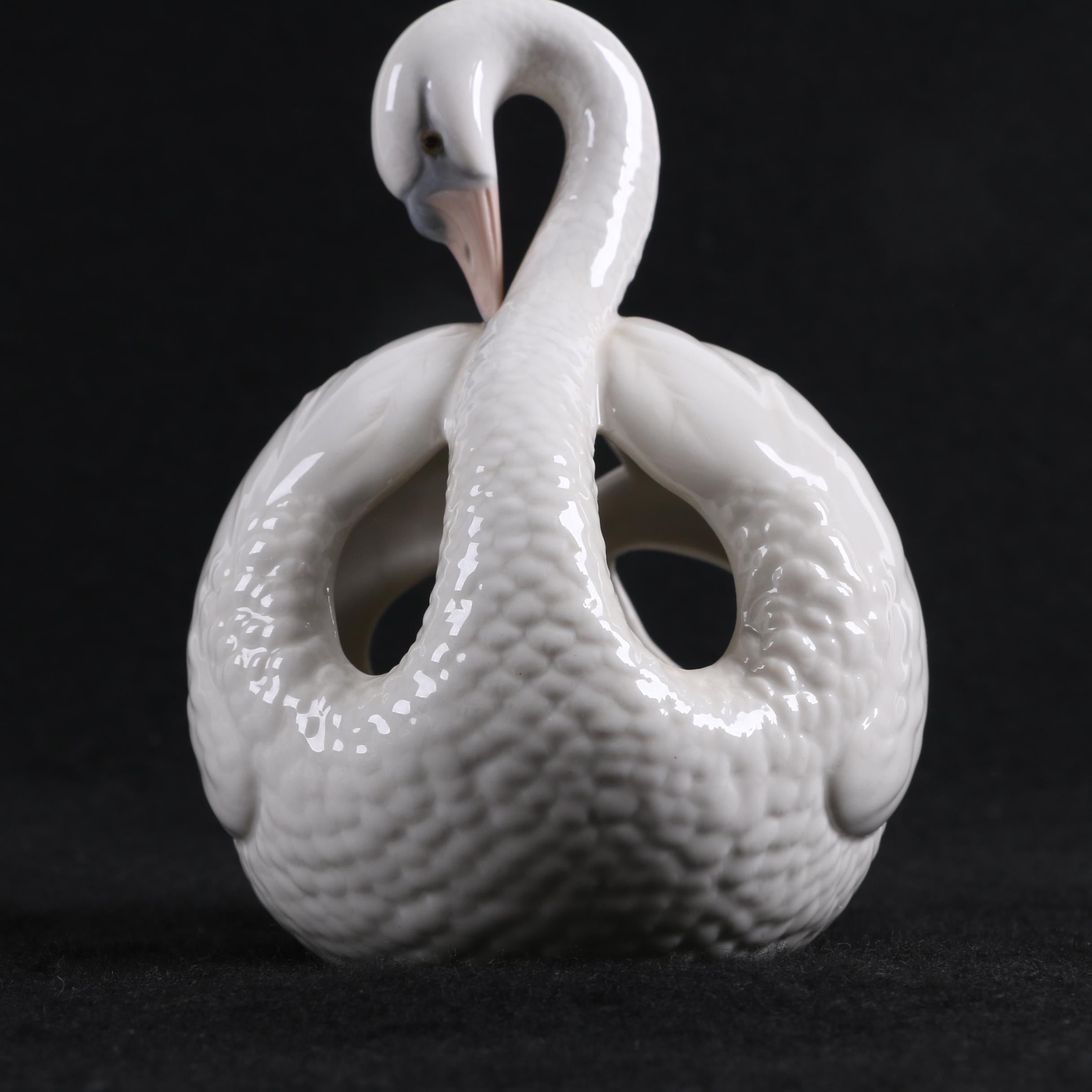 Vintage Lladró "Swan" Porcelain Figurine
