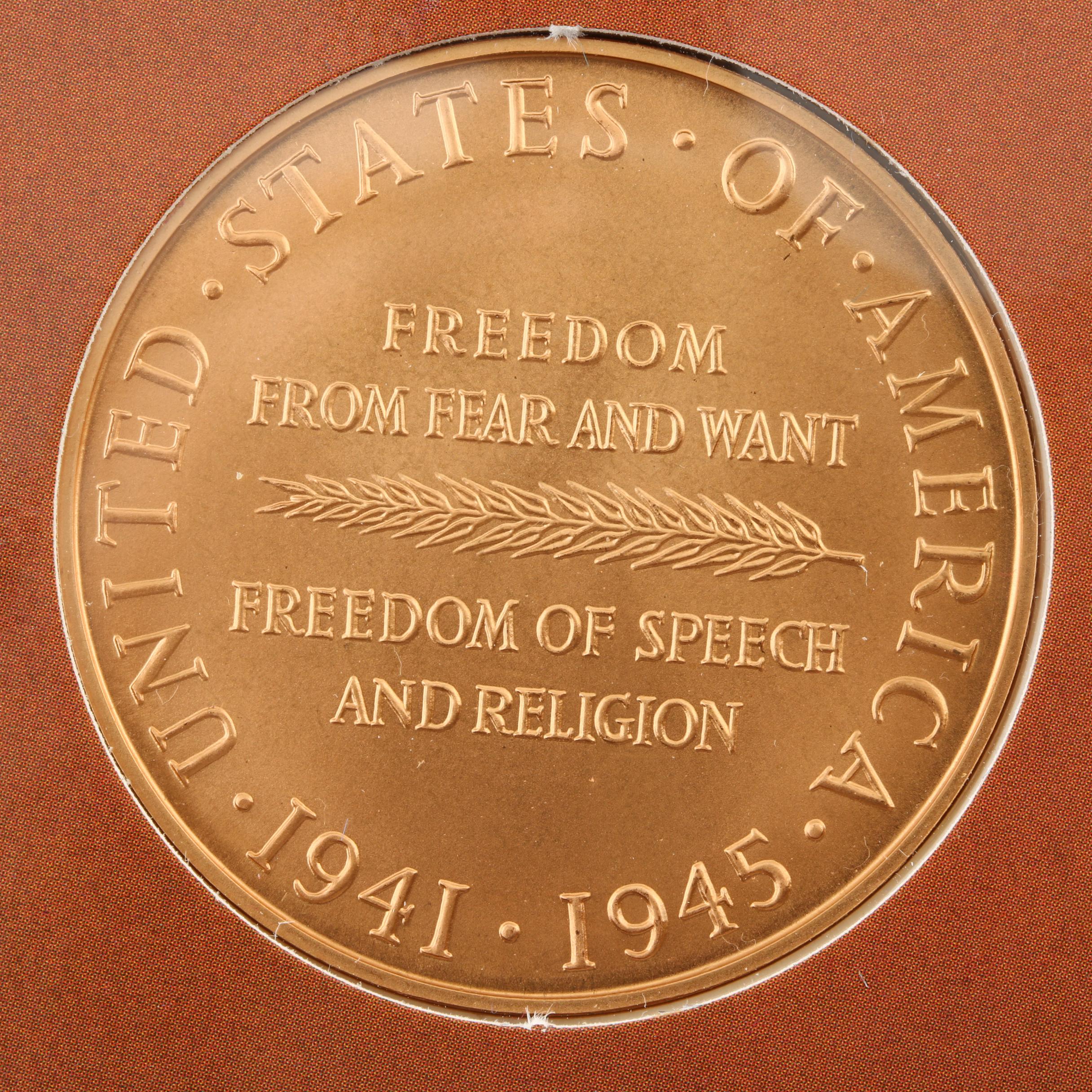 World War II 50th Anniversary Commemorative Coin and Victory Medal Set