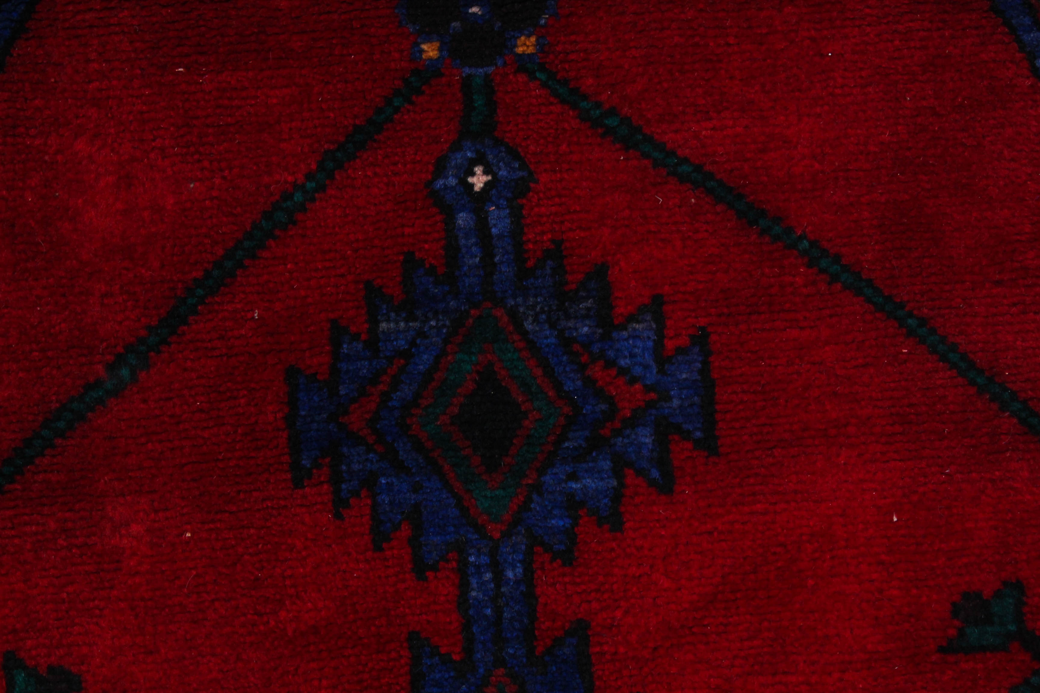 Hand-Knotted Persian Zanjan Rug