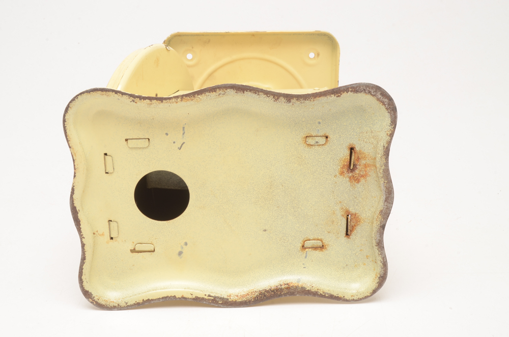 Assorted Mid-Century Kitchen Pots, Pans, and More