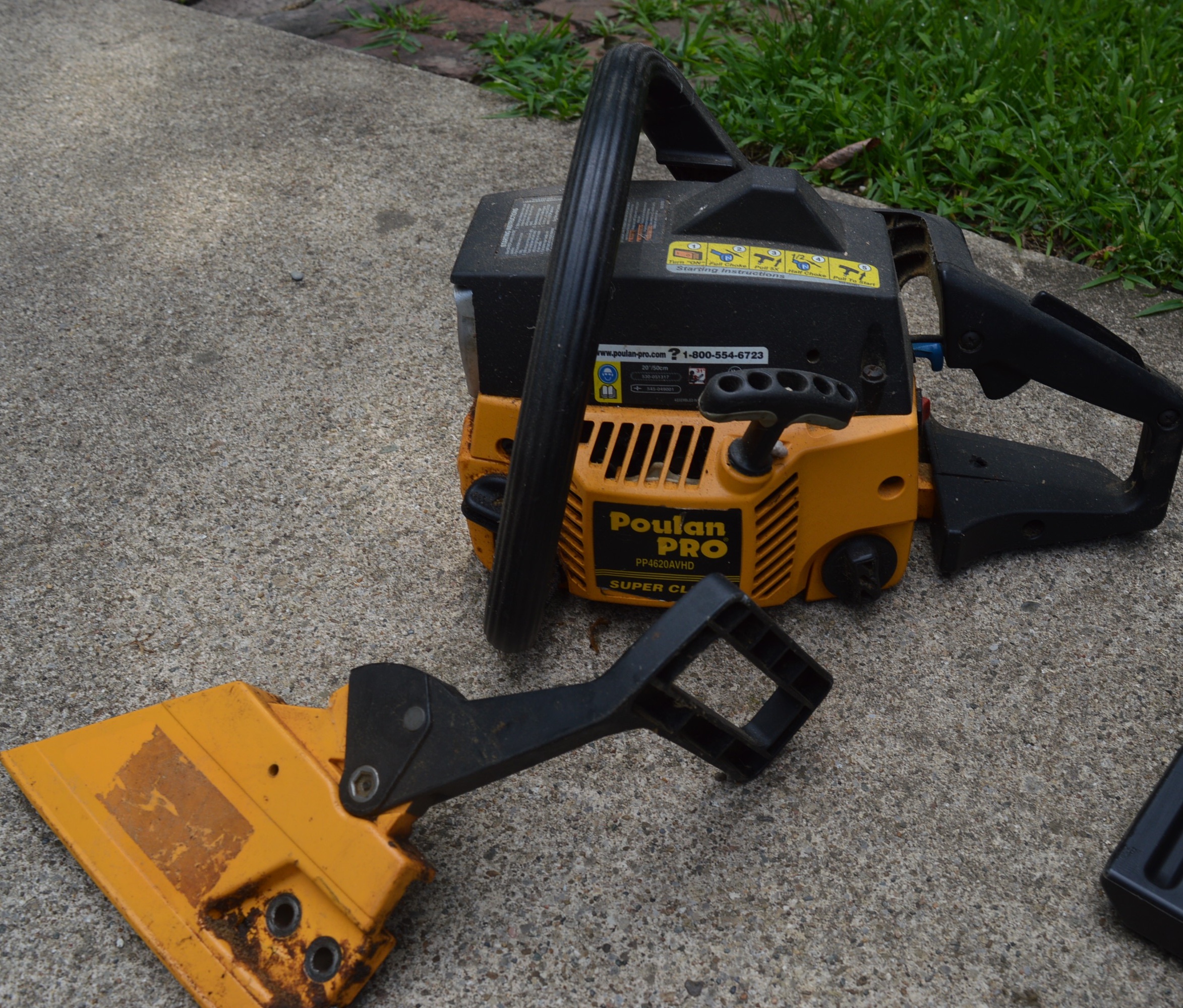 Poulan Pro 50 CCGasoline 20" Blade Chain Saw with Case and More