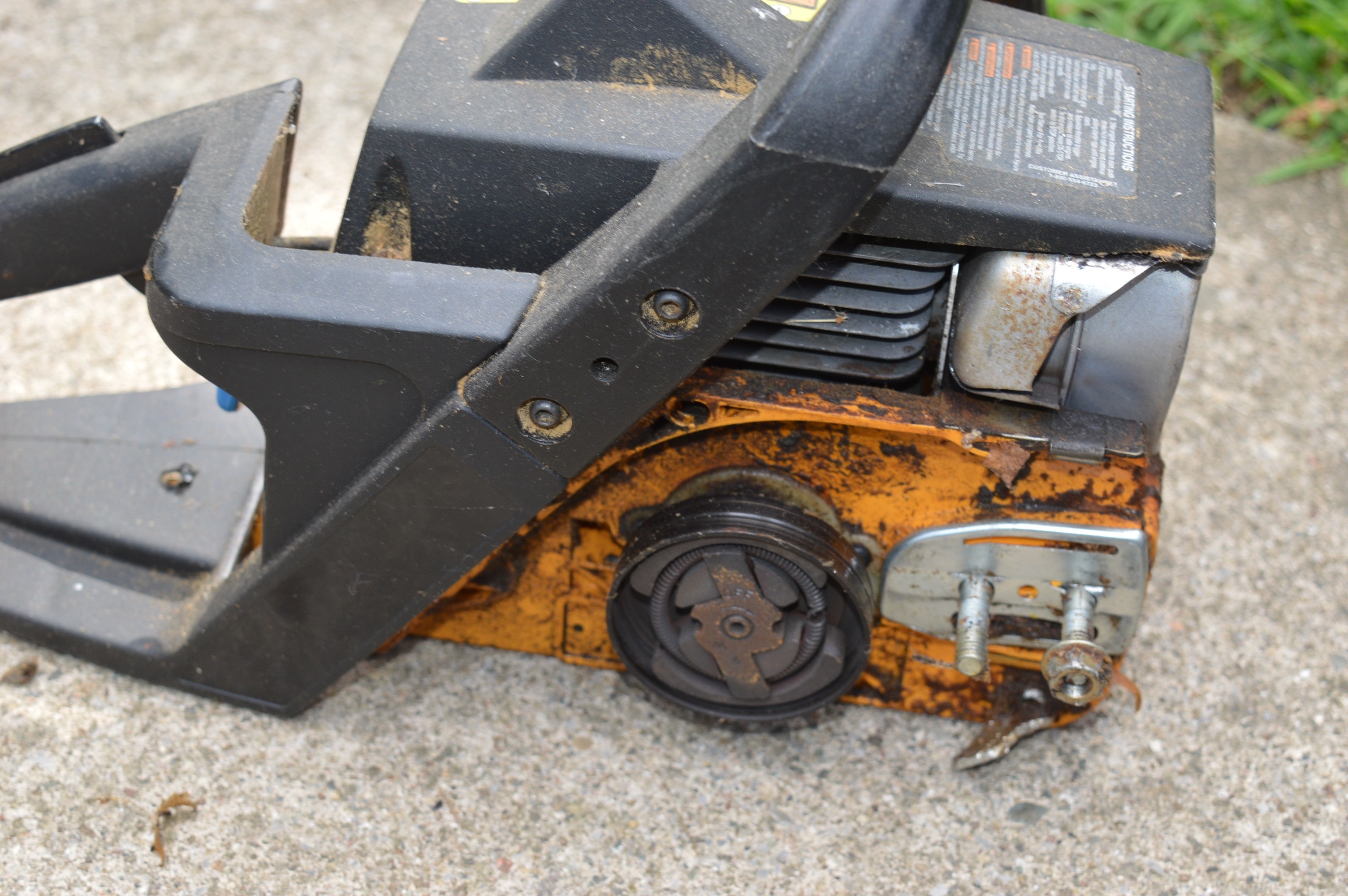 Poulan Pro 50 CCGasoline 20" Blade Chain Saw with Case and More