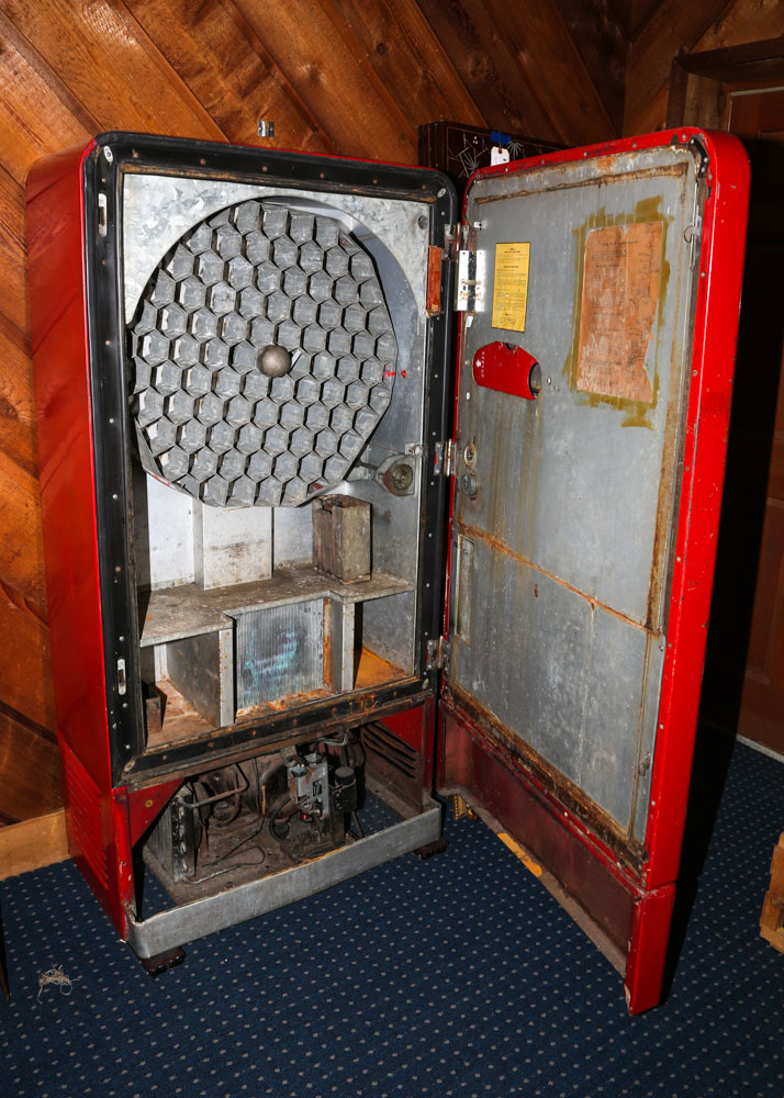 Vintage Circa 1947 Vendo-83 Coca-Cola Vending Machine