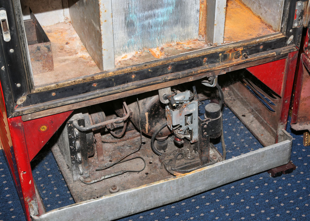 Vintage Circa 1947 Vendo-83 Coca-Cola Vending Machine