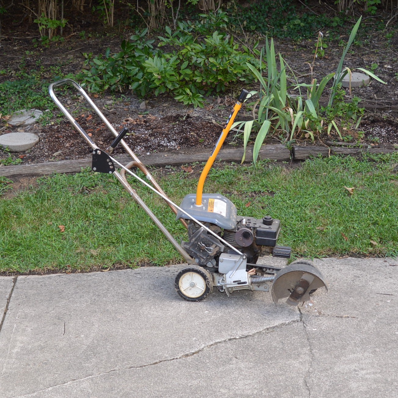 Ryobi EXPAND-IT Gasoline Edger