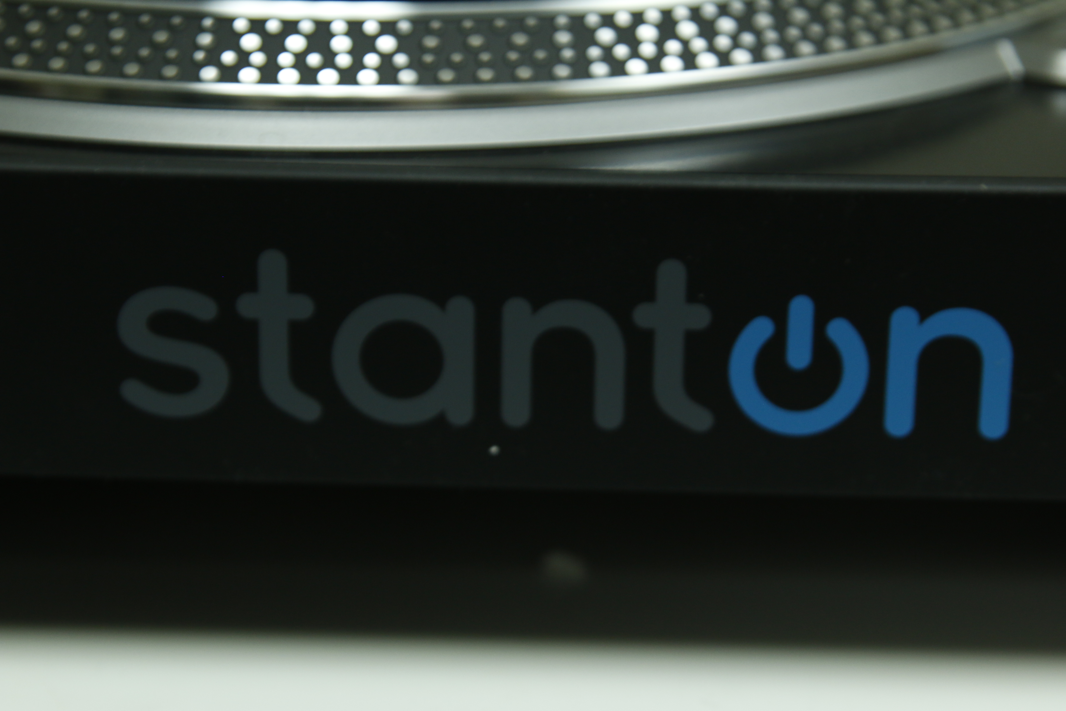 Stanton T.92 USB Turntable with Magix Audio Cleaning Software