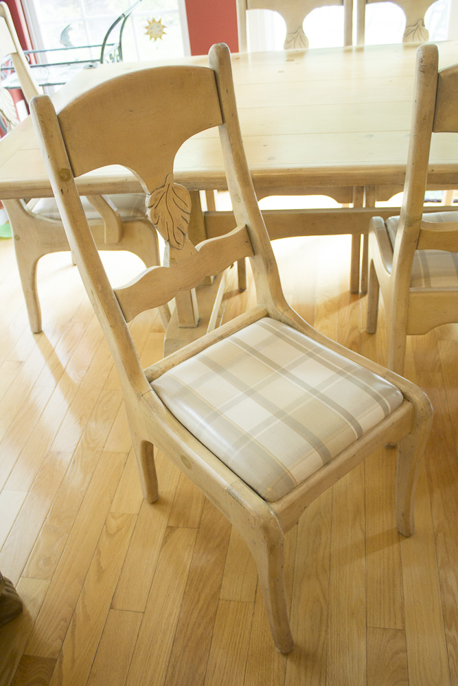Country Style Pine Dining Table with Chairs