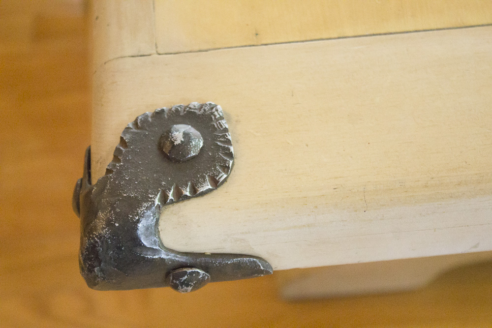 Country Style Pine Dining Table with Chairs