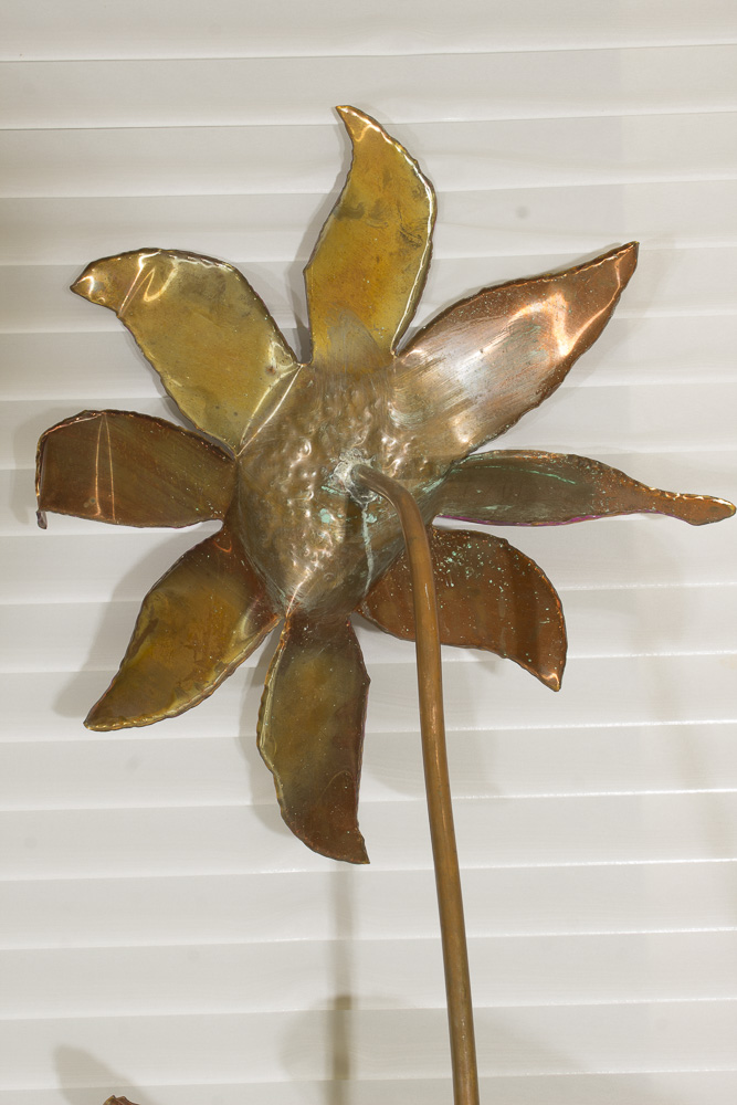 Painted Metal Wire Flower Garden Sculpture