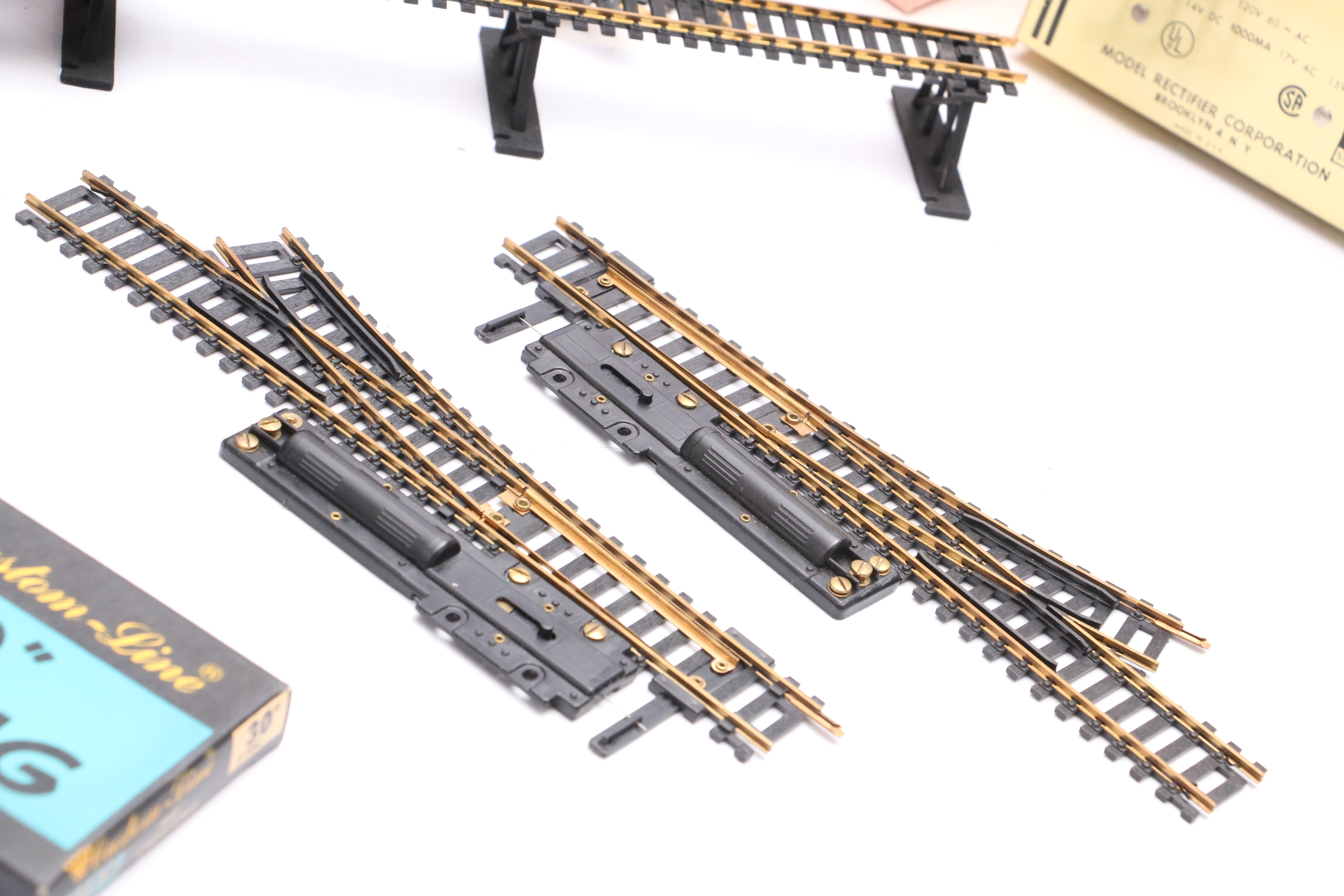 Vintage HO Scale Model Train Cars, Passenger Coaches and Trainpack Train Control