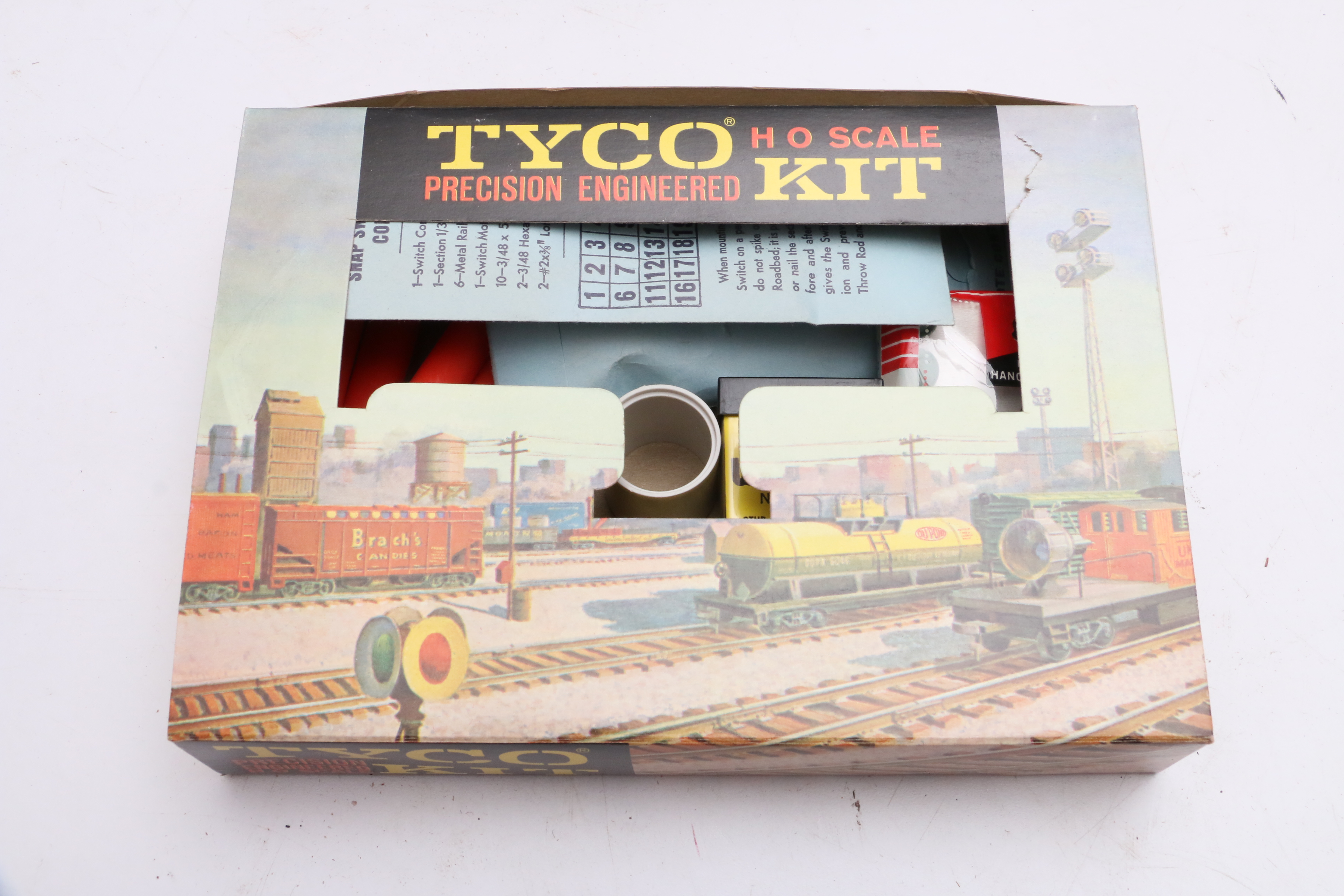 Vintage HO Scale Model Train Cars, Passenger Coaches and Trainpack Train Control