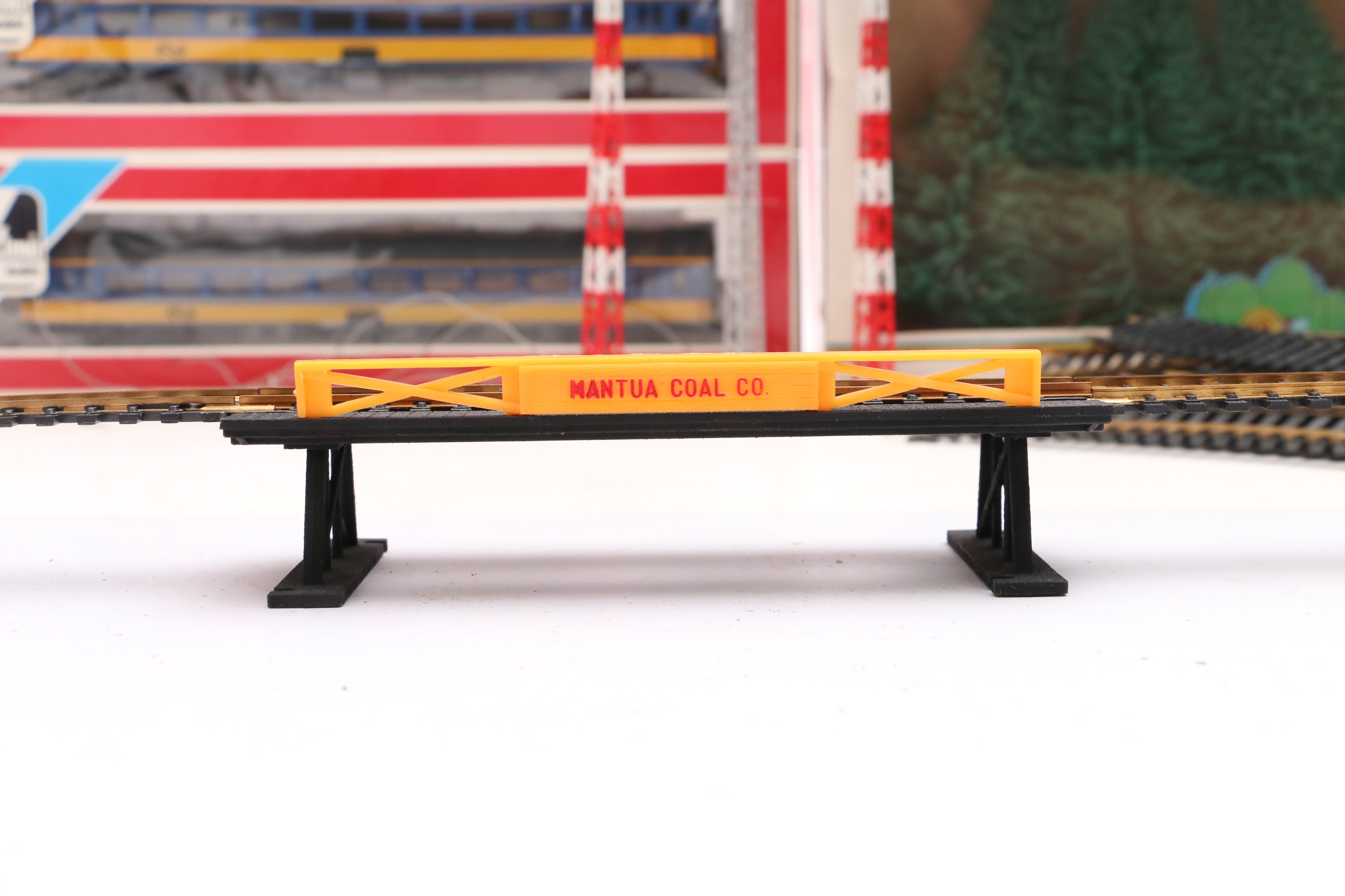 Vintage HO Scale Model Train Cars, Passenger Coaches and Trainpack Train Control