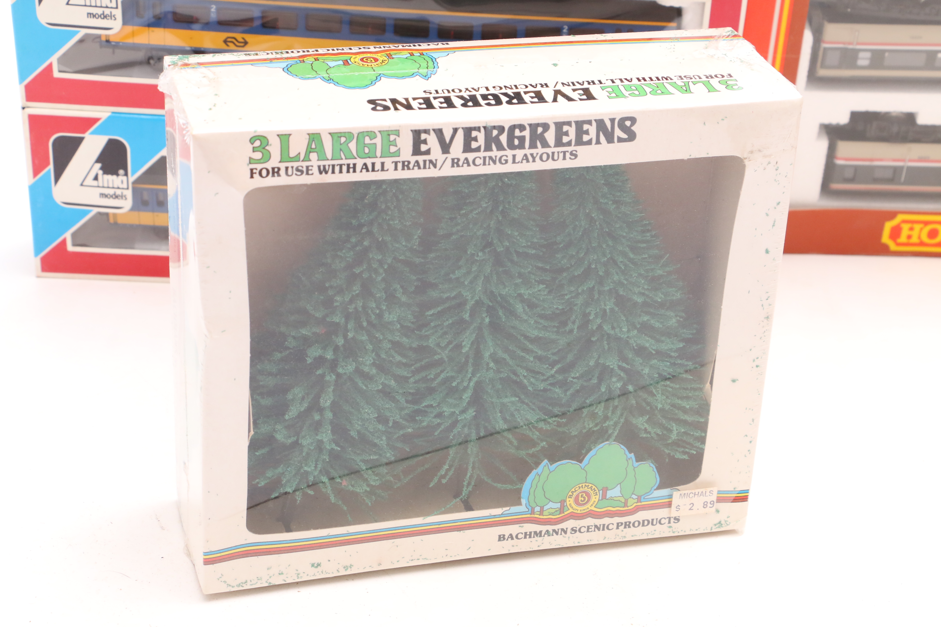 Vintage HO Scale Model Train Cars, Passenger Coaches and Trainpack Train Control