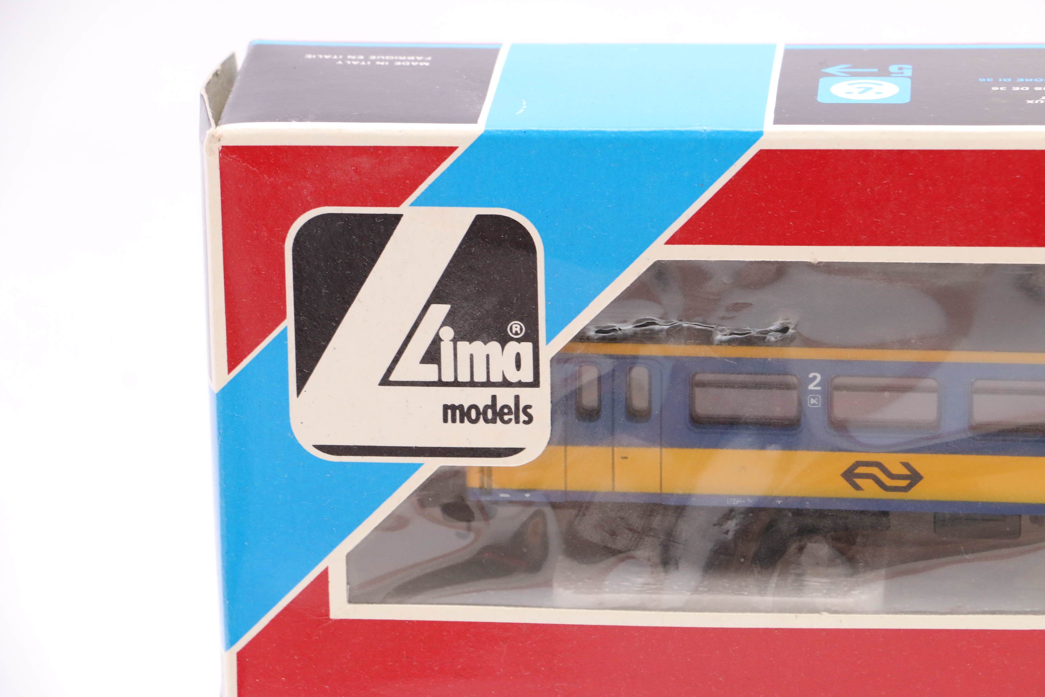 Vintage HO Scale Model Train Cars, Passenger Coaches and Trainpack Train Control