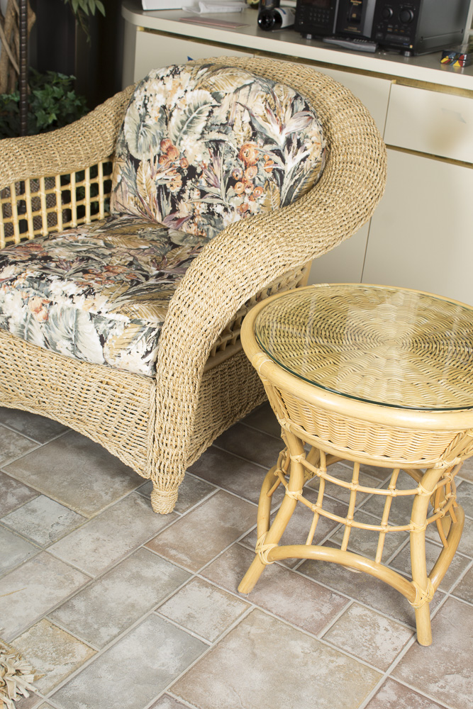BenchCraft Wicker Patio Armchair with Classic Rattan Glass Top Side Table