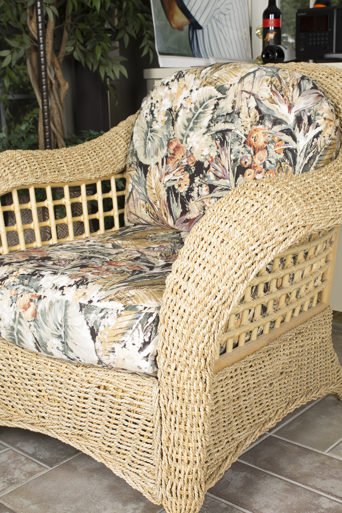 BenchCraft Wicker Patio Armchair with Classic Rattan Glass Top Side Table