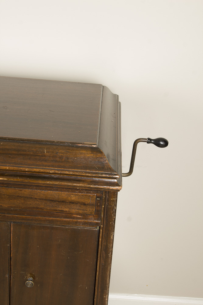 1923 Hand-Cranked Victrola Record Player in Mahogany Cabinet