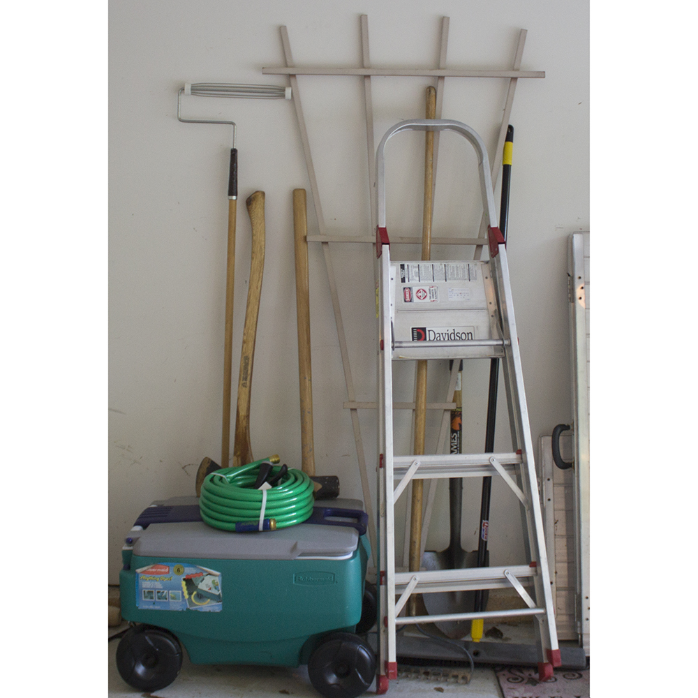 Rubbermaid Rolling Ice Chest with Davidson Stepladder and Yard Tools