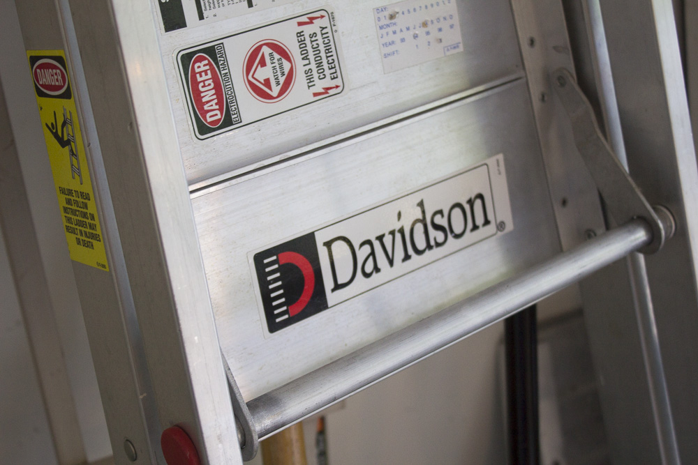 Rubbermaid Rolling Ice Chest with Davidson Stepladder and Yard Tools