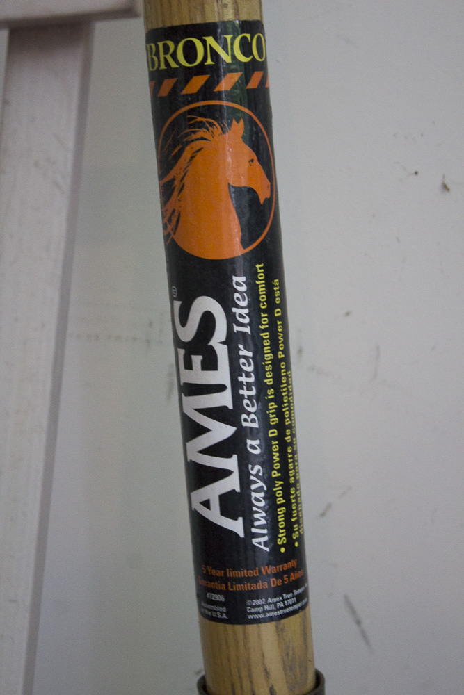 Rubbermaid Rolling Ice Chest with Davidson Stepladder and Yard Tools