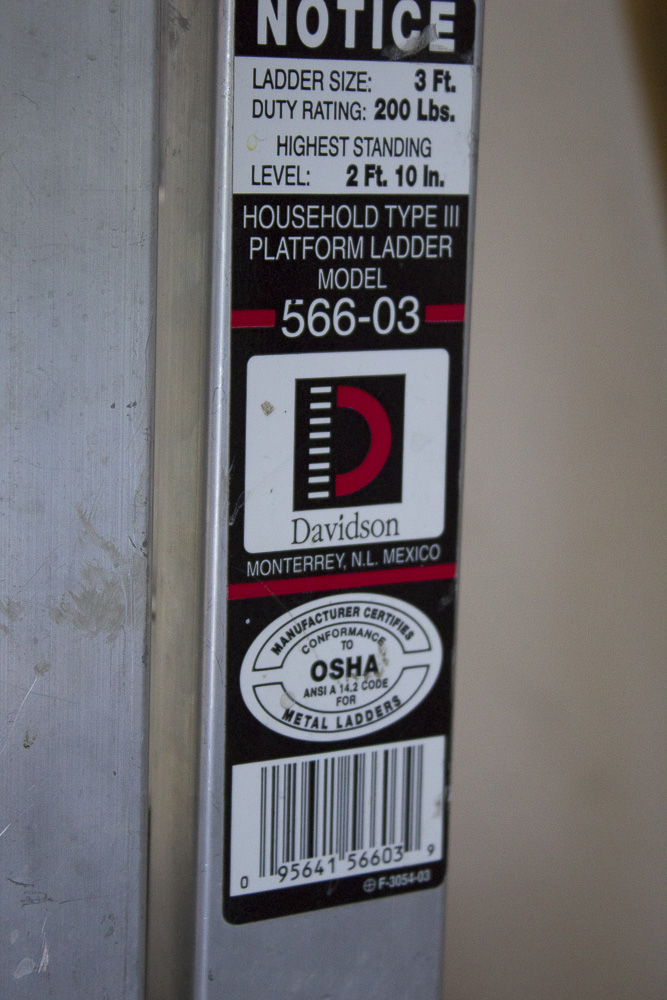 Rubbermaid Rolling Ice Chest with Davidson Stepladder and Yard Tools