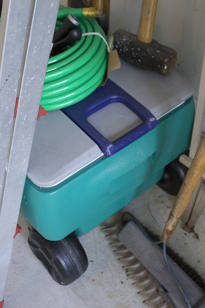 Rubbermaid Rolling Ice Chest with Davidson Stepladder and Yard Tools