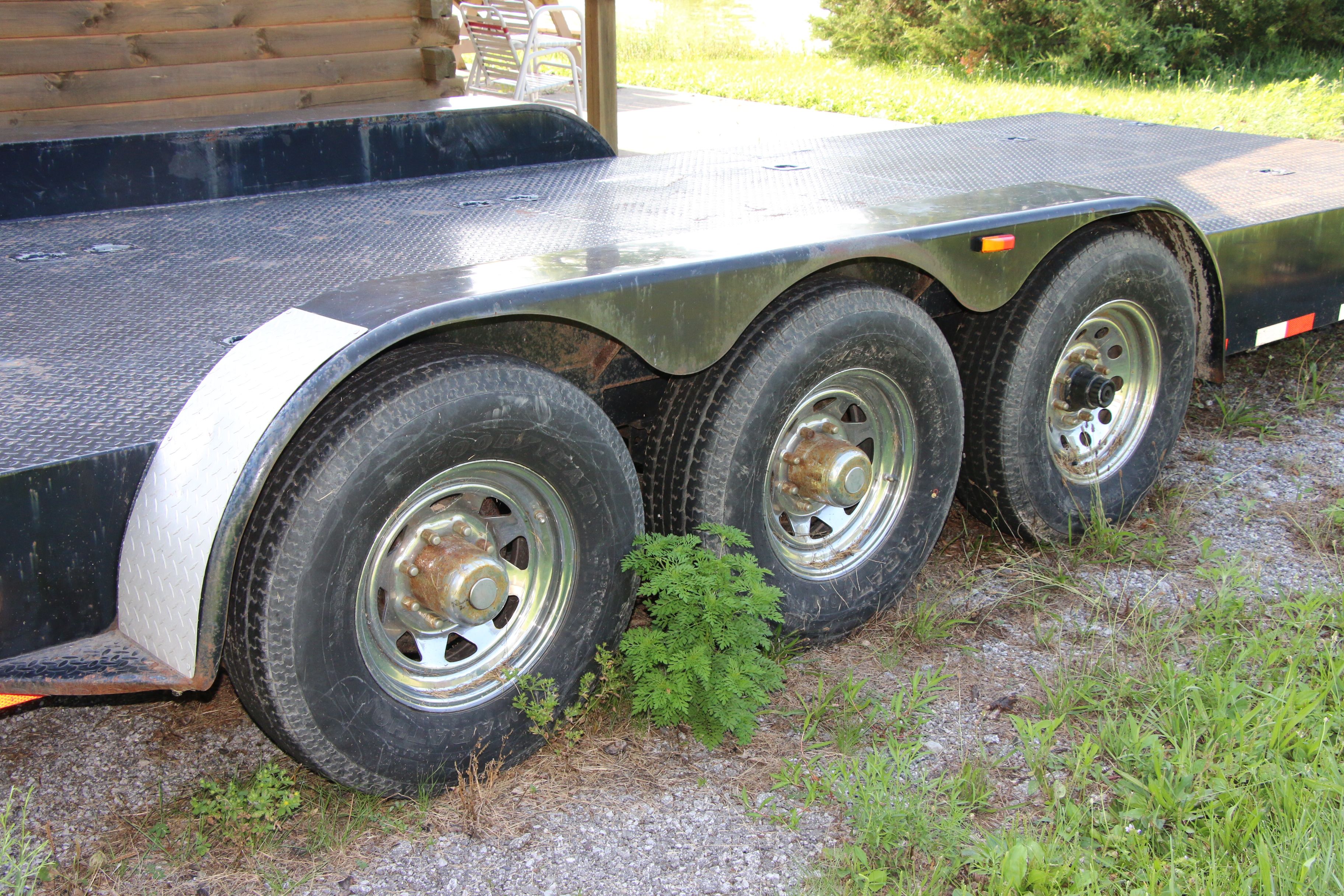 2006 Imperial 40' Bumper Pull Tri-Axle Double Car Hauler