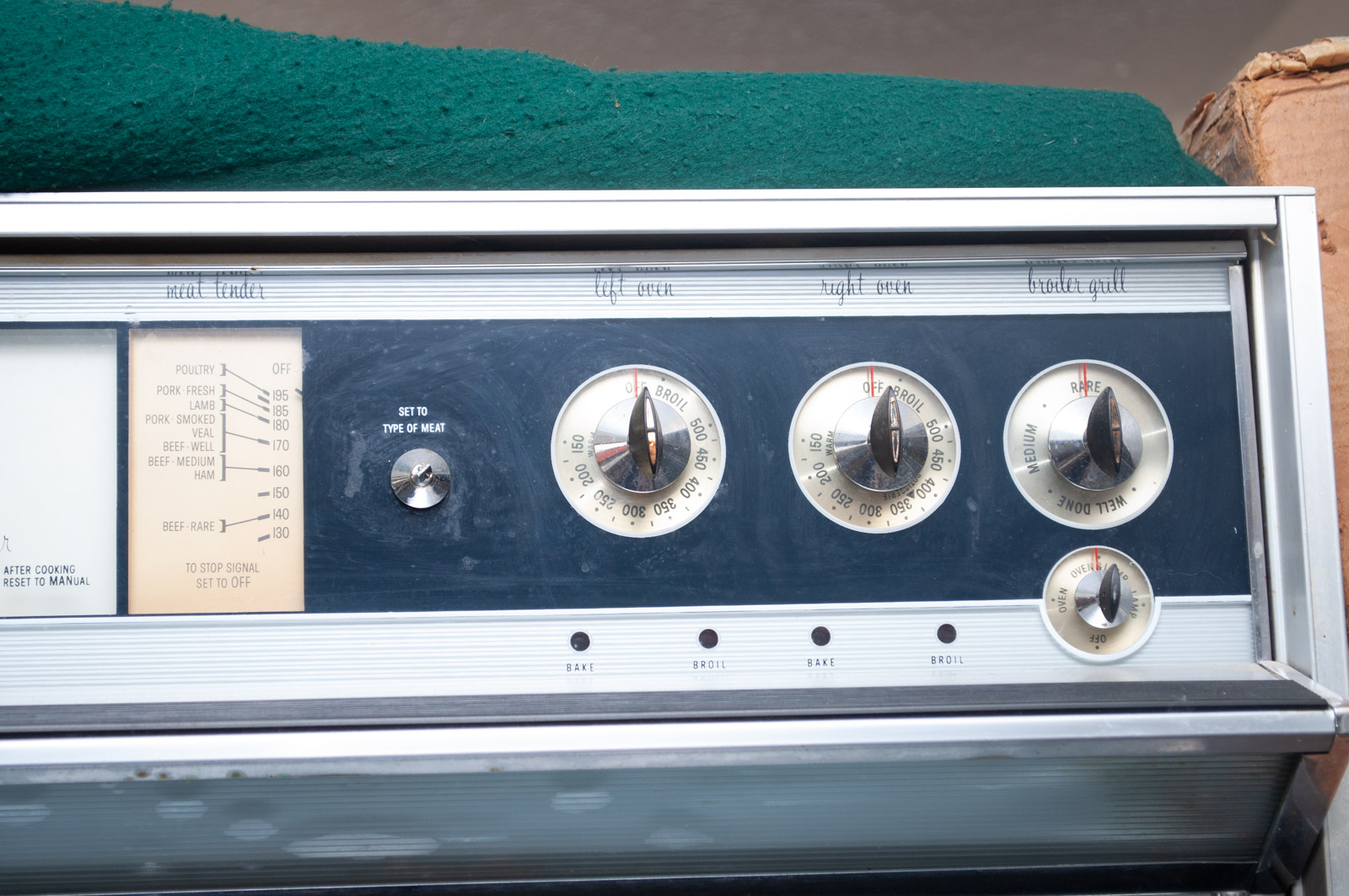 Mid Century Frigidaire "Custom Imperial Flair" Oven Range