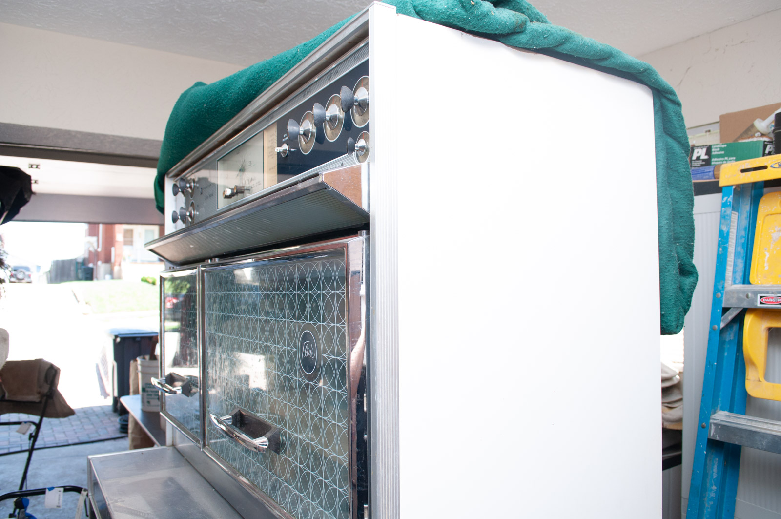 Mid Century Frigidaire "Custom Imperial Flair" Oven Range