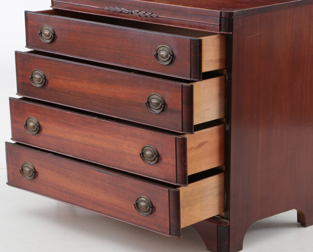 A Vintage Mengel Furniture Mahogany Chest of Drawers