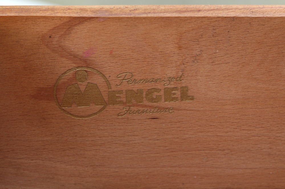 A Vintage Mengel Furniture Mahogany Chest of Drawers