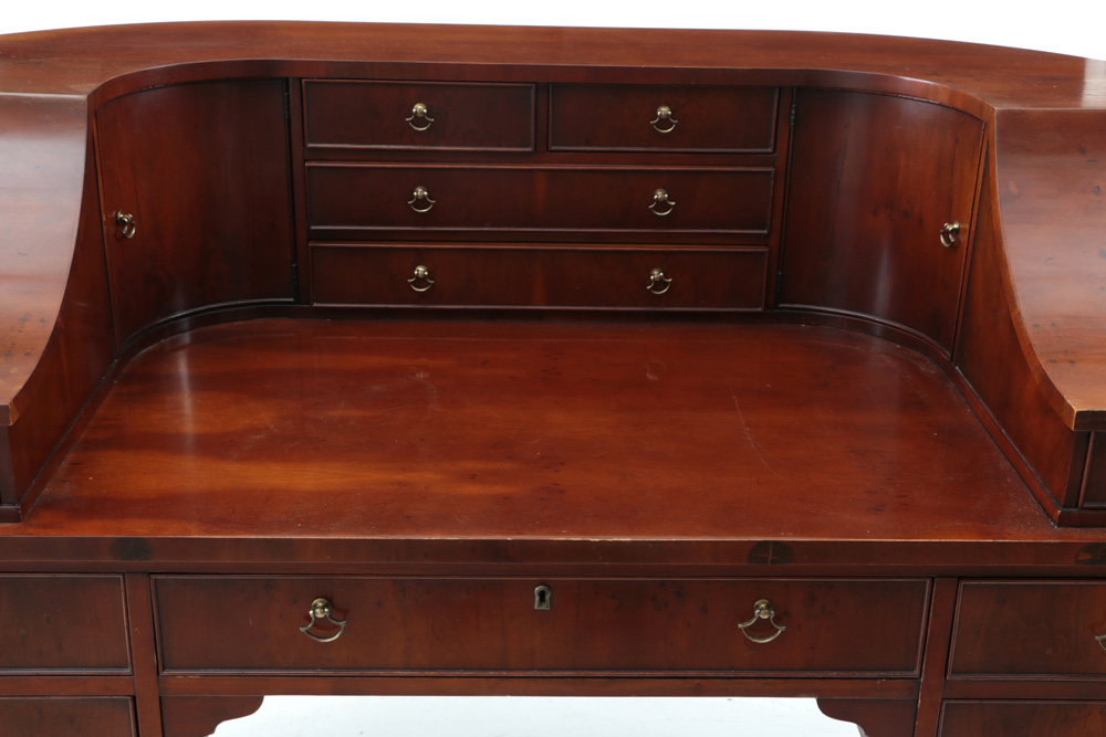 "Hekman Furniture"  Carlton House-Style Yew Wood Veneer Executive Desk