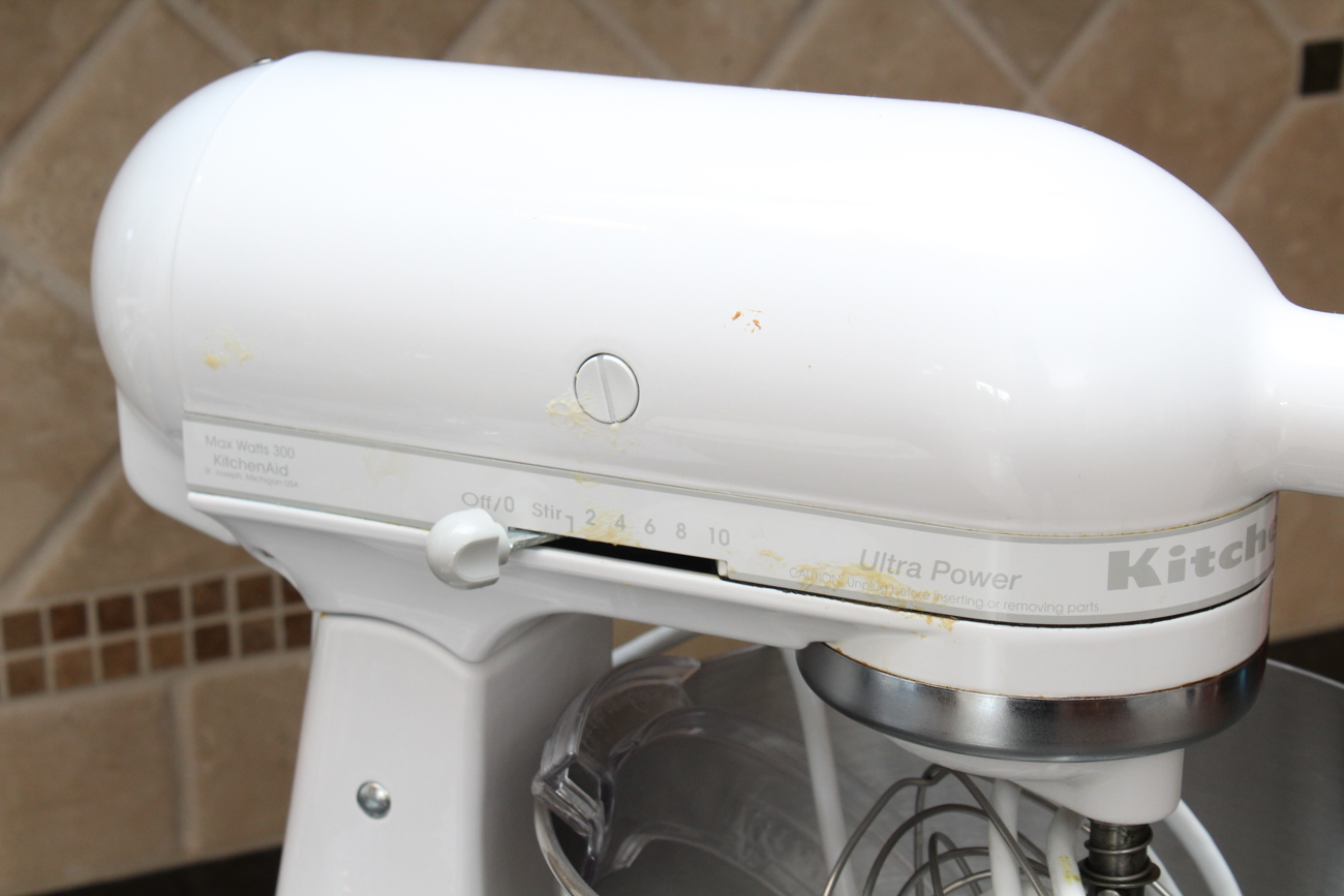 Kitchen Aid White Ultra Power Mixer and Splash Guard