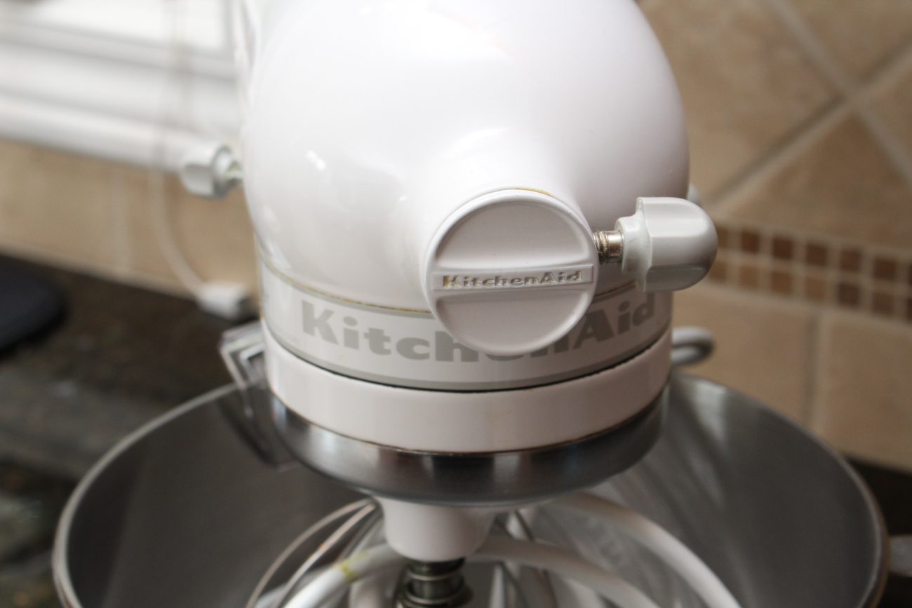 Kitchen Aid White Ultra Power Mixer and Splash Guard